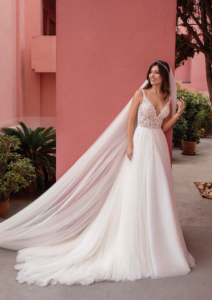 White One Enchanter trouwjurk