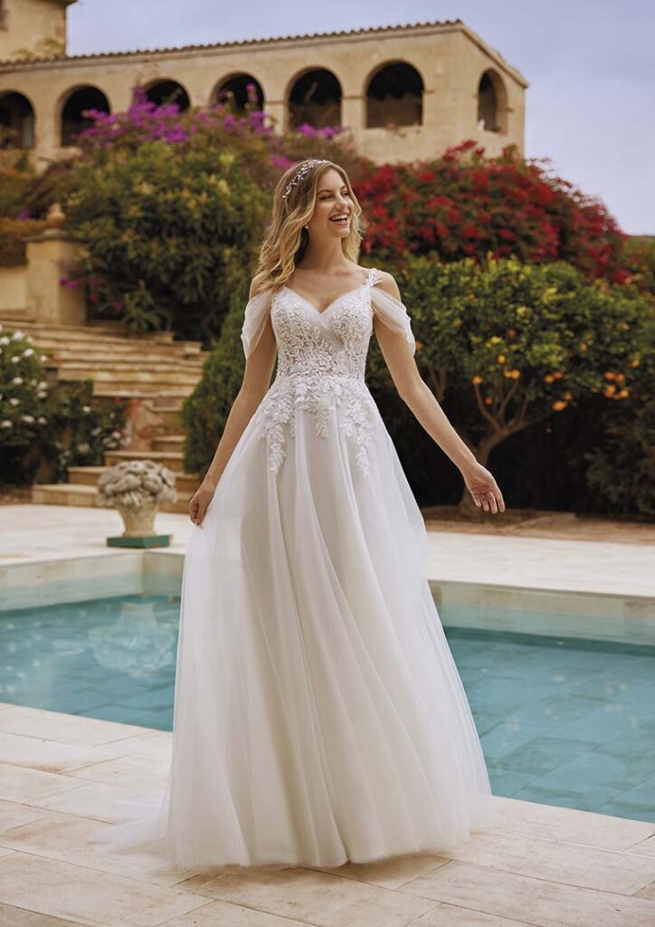 White One Lakeside Trouwjurk