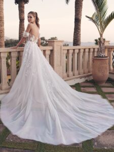 Blue by Enzoani Suri Trouwjurk