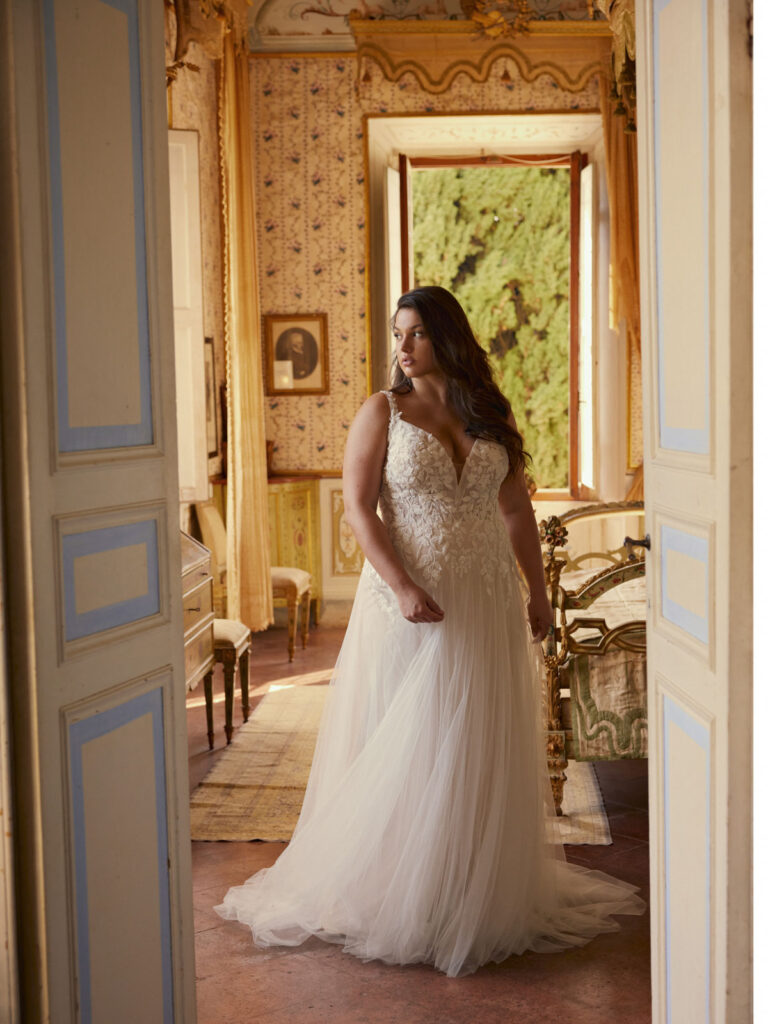 Modeca Eloise 23332PL Trouwjurk