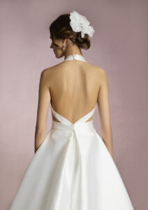 White One Nagoya Trouwjurk