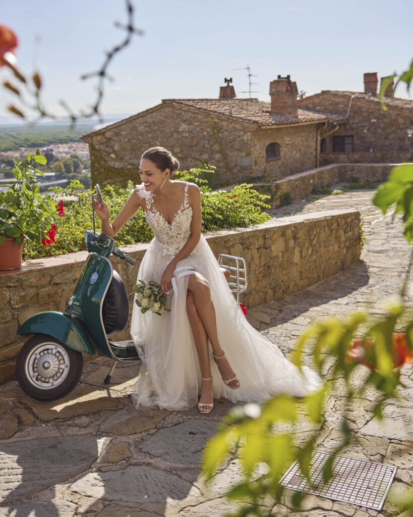 Modeca Gray Trouwjurk