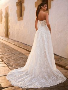 Love by Enzoani Fravelle Trouwjurk