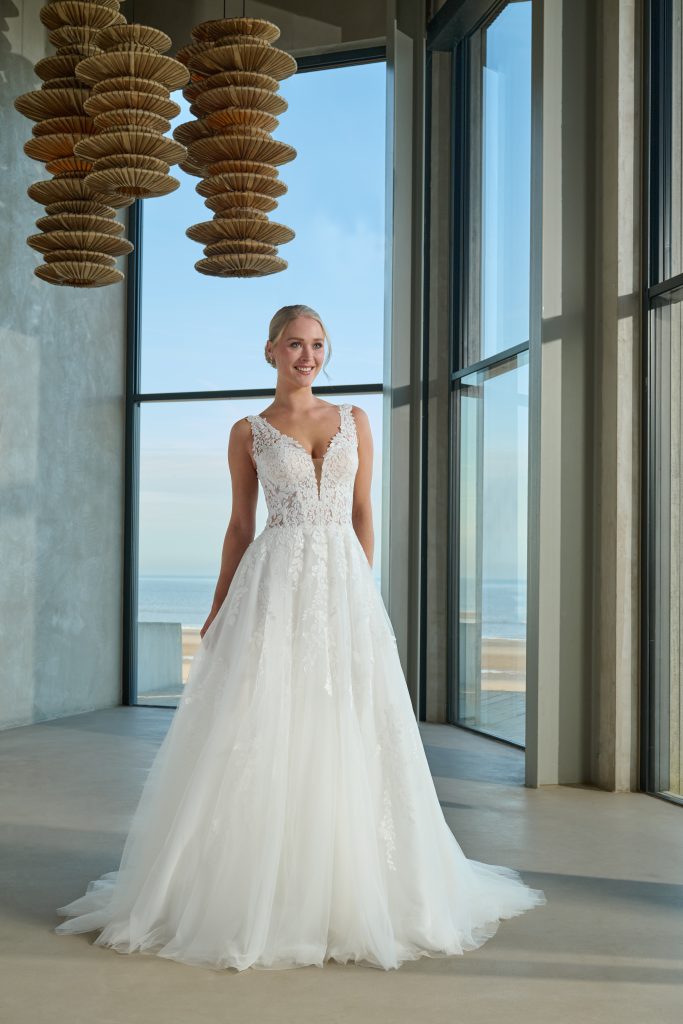 Azuree Bridal February Trouwjurk